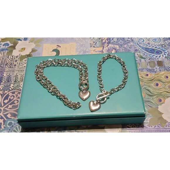 NEW~Trendy Silver Dangling Heart Charm Toggle Style Necklace & Bracelet Set - Picture 1 of 3